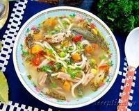 Куриный суп со спагетти, замороженными овощами, тимьяном - рецепт с фото