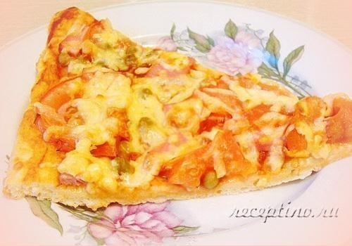 Пицца на дрожжевом тесте с помидорами, зеленым горошком - рецепт с фото