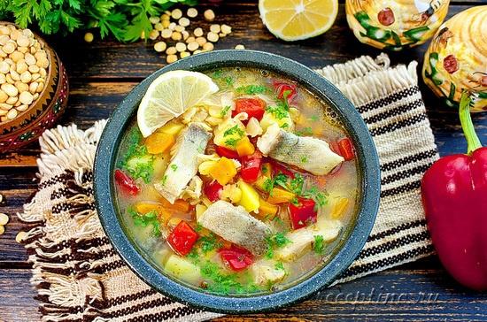 Рыбный суп из минтая с горохом, картофелем, болгарским перцем - рецепт с фото