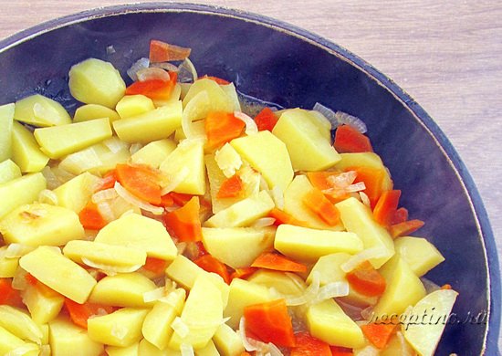 Тушат 15 мин. на маленьком нагреве под крышкой. ш-6