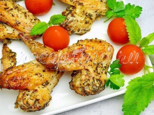 Запеченные куриные крылышки в чесночно-соевом соусе - рецепт с фото 