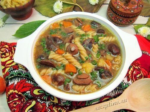 Грибной суп с макаронами на мясном бульоне - рецепт с фото