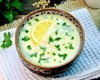 Греческий куриный суп Авголемоно с яйцом и лимоном