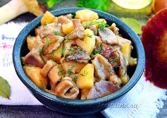 Грибы (сыроежки) с картофелем, тушенные со сметаной - рецепт с фото