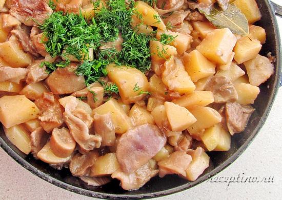 Высыпают измельченный укроп. ш-14