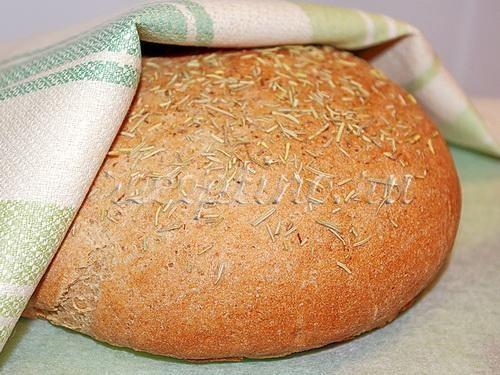 Ржаной хлеб на кефире с розмарином - рецепт с фото