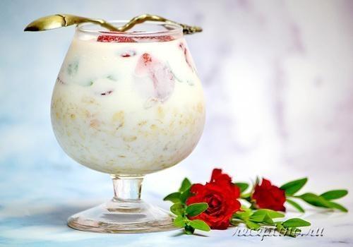 Ленивая овсянка с клубникой (на молоке) - рецепт с фото