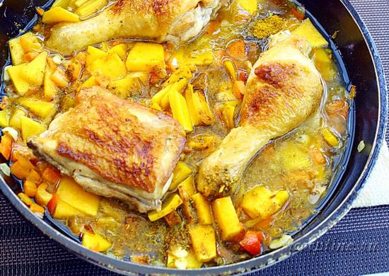 Вливают 400 мл горячей воды. Солят по вкусу. ш-12