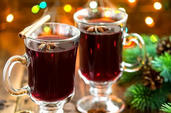 Напиток с красным вином, сахарным сиропом, пряностями - рецепт с фото