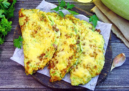 Чебуреки из кабачков с мясным фаршем - рецепт с фото