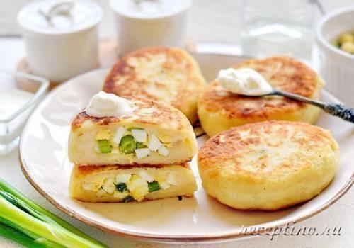 Картофельные зразы с яйцом и зеленым луком - рецепт с фото