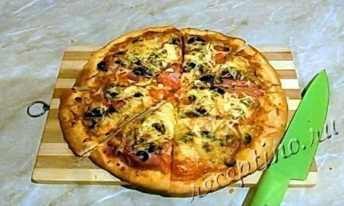 Домашняя пицца с курицей и шампиньонами - рецепт с фото