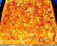 Пицца с колбасой и яйцом - рецепт с фото