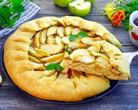 Галета с яблоками