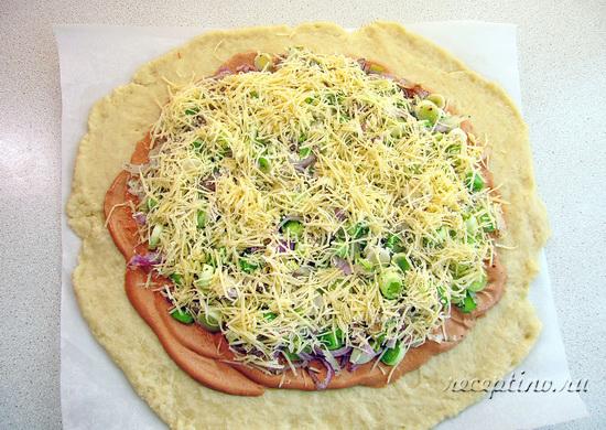 Посыпают тертым на крупной ячейке твердым сыром. ш-15