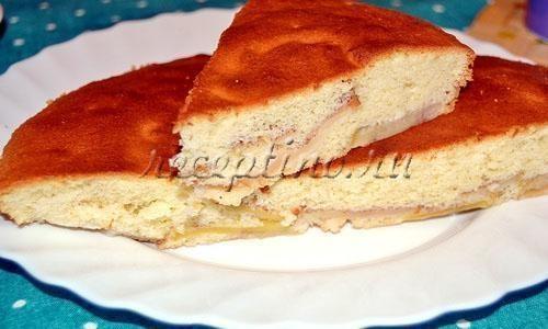 Пирог бисквитный с яблоками