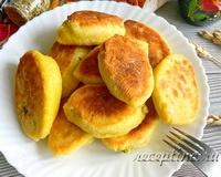 Жареные пирожки с зеленым луком, яйцом, пекинской капустой