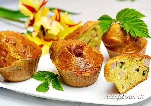 Закусочные кексы с ветчиной, моцареллой, зеленым луком - рецепт с фото