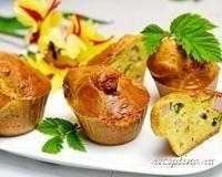 Закусочные кексы с ветчиной, моцареллой, зеленым луком - рецепт с фото