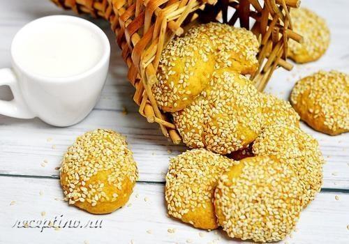 Острое песочное печенье с копченой паприкой и кунжутом - рецепт с фото