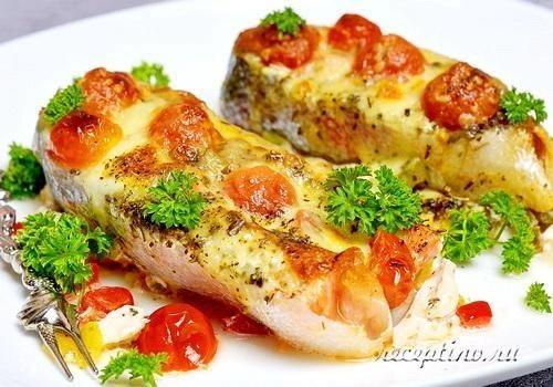 Форель, запеченная в духовке с моцареллой и помидорами черри - рецепт с фото
