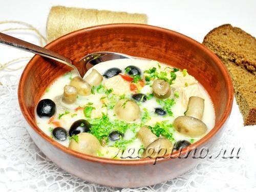 Сырный суп с форелью и шампиньонами - пошаговый фоторецепт