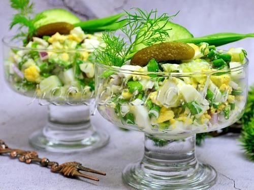 Салат со свежей черемшой - рецепт с фото 
