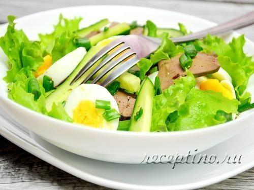 Салат с печенью индейки, зеленью, огурцами, яйцами - рецепт с фото