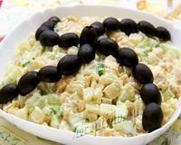 Салат с курицей, сельдереем, маслинами - рецепт с фото