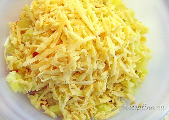 Далее тертый на крупной ячейке сыр. ш-10