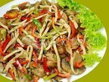 Салат с кальмарами, соевым мясом и грибами - рецепт с фото 