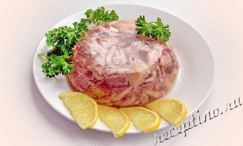 Холодец из свиных ножек - рецепт с фото