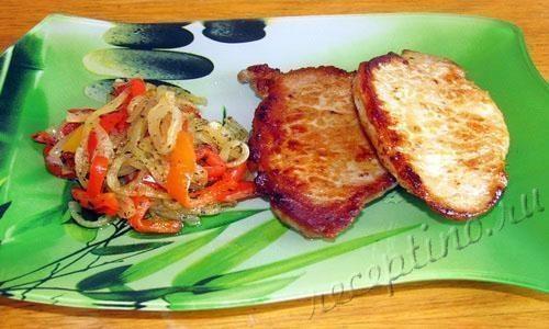 Свинина с луком и болгарским перцем - рецепт с фото