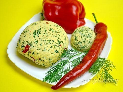 Домашний сыр с укропом и болгарским перцем - рецепт с фото