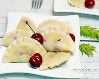 Вареники с замороженными вишнями (заварное тесто) - рецепт с фото