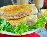Французский горячий бутерброд с сыром и ветчиной 